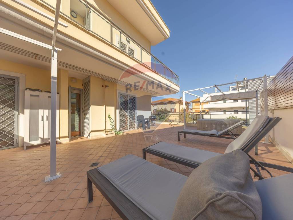 appartamento in vendita a Fiumicino in zona Fregene