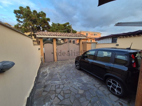 appartamento in vendita a Fiumicino in zona Isola Sacra