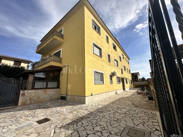 appartamento in vendita a Fiumicino in zona Passo Oscuro