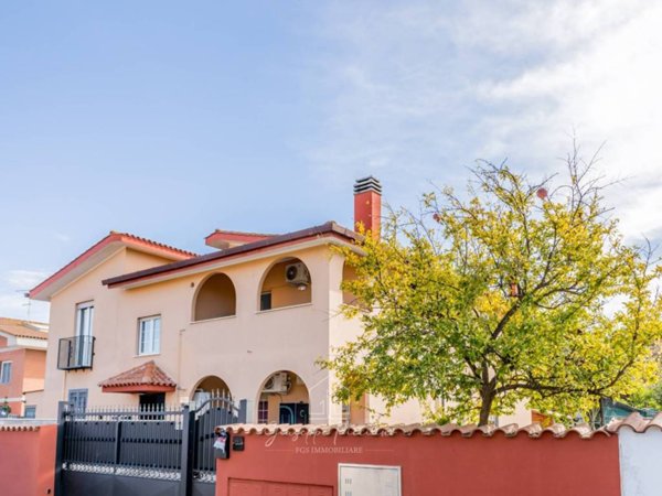 appartamento in vendita a Fiumicino in zona Isola Sacra