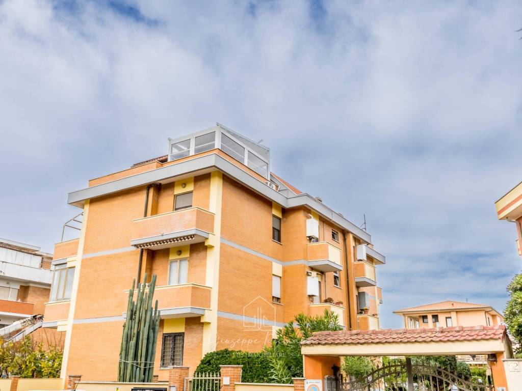 appartamento in vendita a Fiumicino in zona Focene