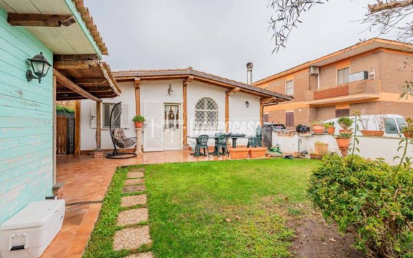 casa indipendente in vendita a Fiumicino in zona Maccarese