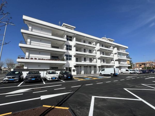 appartamento in vendita a Fiumicino in zona Isola Sacra