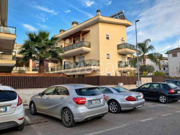 appartamento in vendita a Fiumicino in zona Fregene