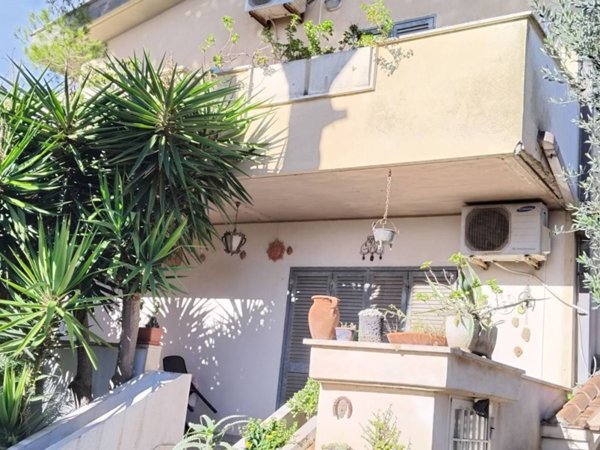 casa indipendente in vendita a Fiumicino in zona Fregene