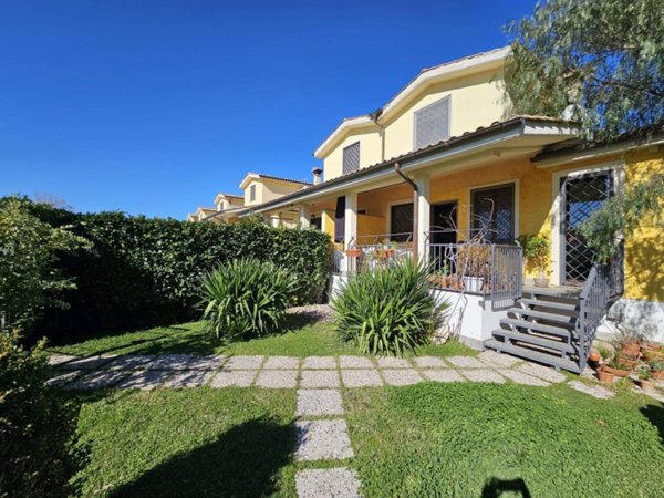 casa indipendente in vendita a Fiumicino in zona Aranova