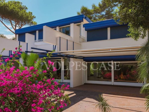 casa indipendente in vendita a Fiumicino in zona Fregene