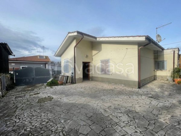 casa indipendente in vendita a Fiumicino in zona Aranova