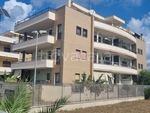 appartamento in vendita a Fiumicino in zona Isola Sacra