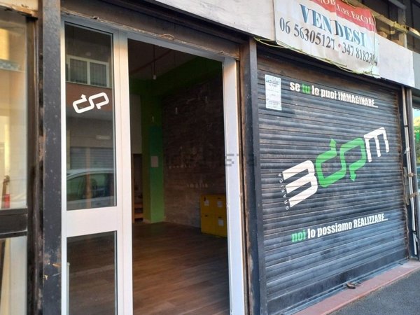 negozio in vendita a Fiumicino