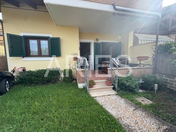 appartamento in vendita a Fiumicino in zona Isola Sacra