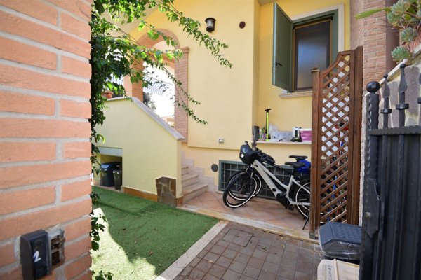 casa indipendente in vendita a Fiumicino in zona Fregene