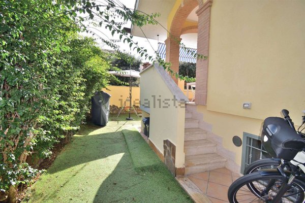 casa indipendente in vendita a Fiumicino in zona Fregene