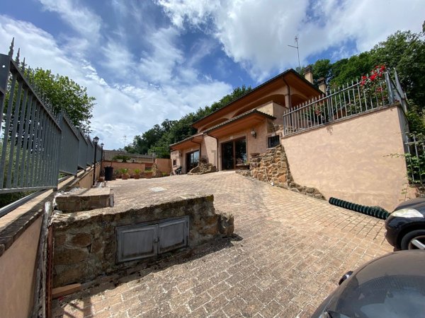 casa indipendente in vendita a Fiumicino