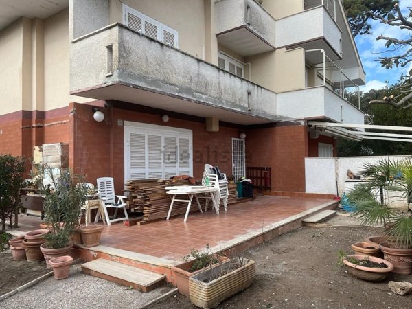 casa indipendente in vendita a Fiumicino in zona Fregene