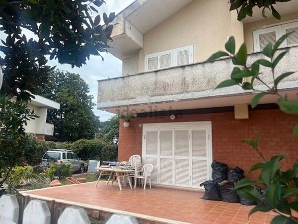 casa indipendente in vendita a Fiumicino in zona Fregene