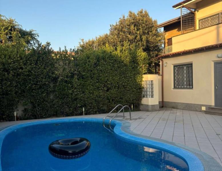casa indipendente in vendita a Fiumicino in zona Fregene