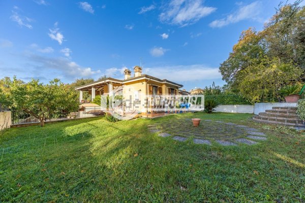 casa indipendente in vendita a Fiumicino in zona Aranova