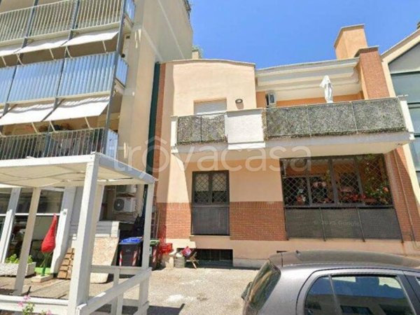 negozio in vendita a Fiumicino