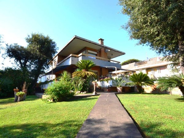 casa indipendente in vendita a Fiumicino in zona Fregene