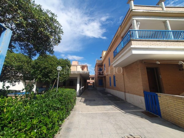 appartamento in vendita a Fiumicino in zona Passo Oscuro