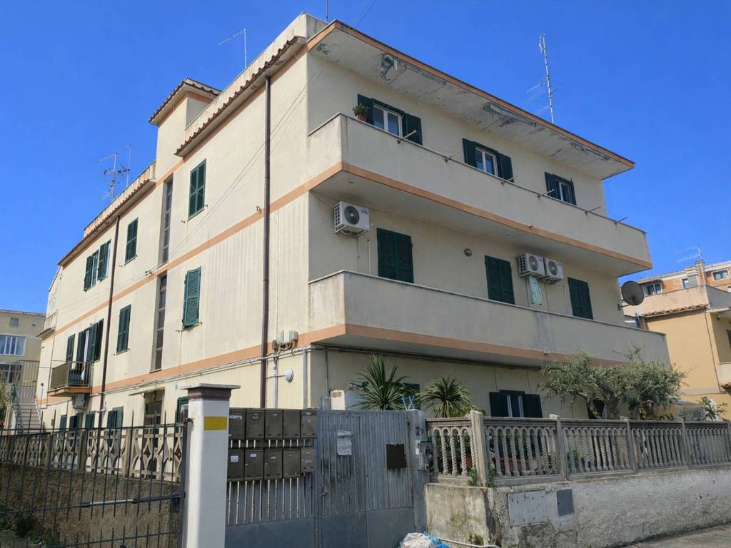 appartamento in vendita a Fiumicino in zona Isola Sacra