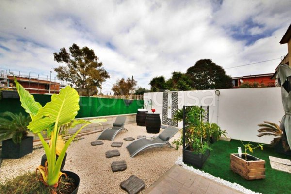 casa indipendente in vendita a Fiumicino