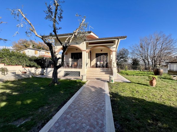 casa indipendente in vendita a Fiumicino in zona Aranova