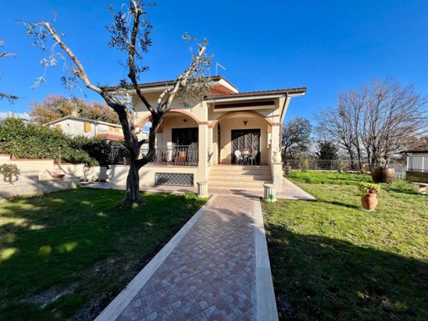 casa indipendente in vendita a Fiumicino in zona Aranova