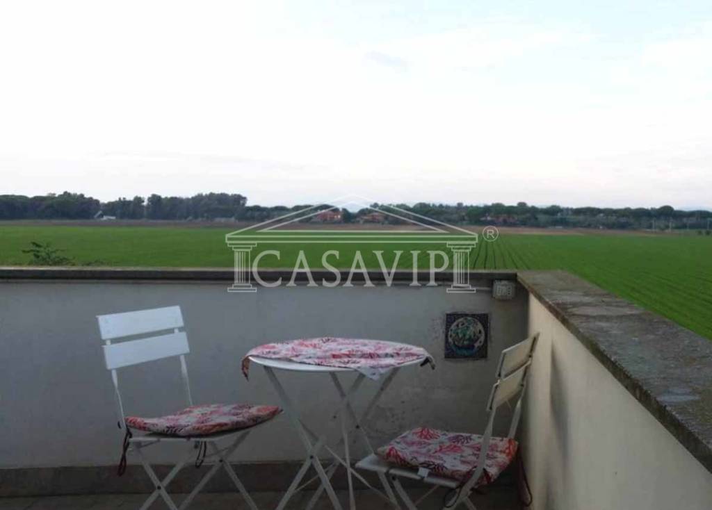 appartamento in vendita a Fiumicino in zona Fregene