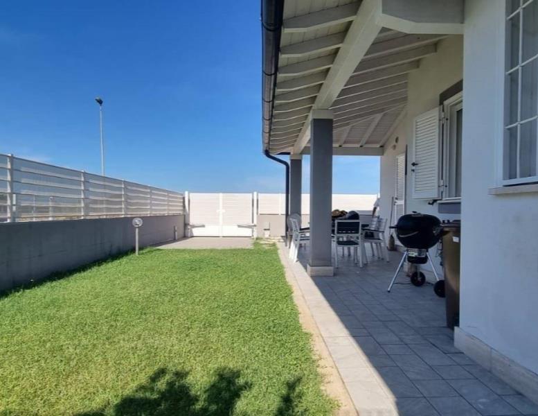 casa indipendente in vendita a Fiumicino