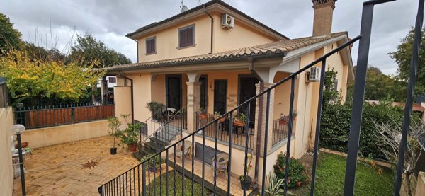 casa indipendente in vendita a Fiumicino in zona Aranova