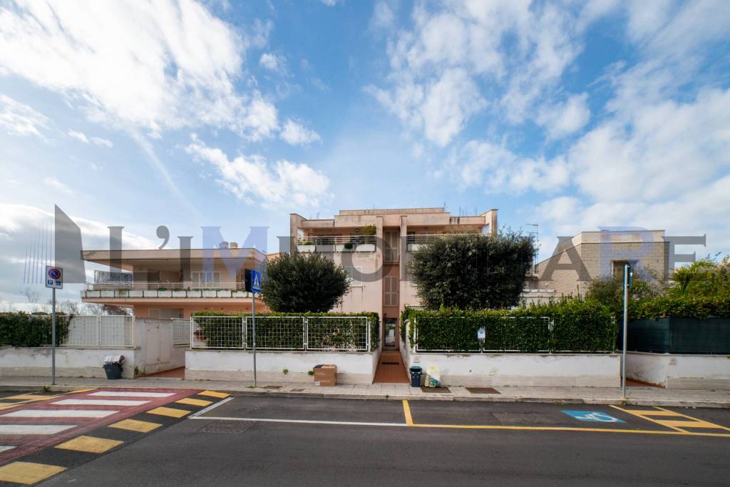 appartamento in vendita a Fiumicino in zona Fregene