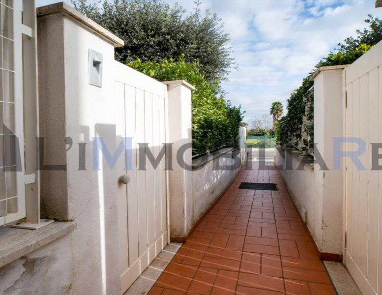 appartamento in vendita a Fiumicino in zona Fregene