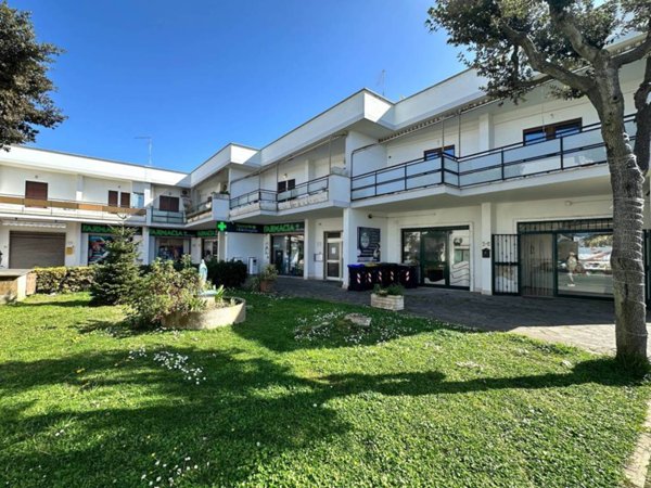 appartamento in vendita a Fiumicino in zona Fregene