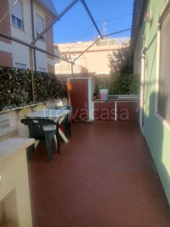 appartamento in vendita a Fiumicino in zona Passo Oscuro