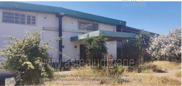 negozio in vendita a Fiumicino in zona Isola Sacra