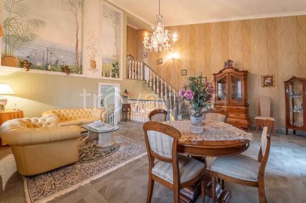 casa indipendente in vendita a Fiumicino in zona Isola Sacra