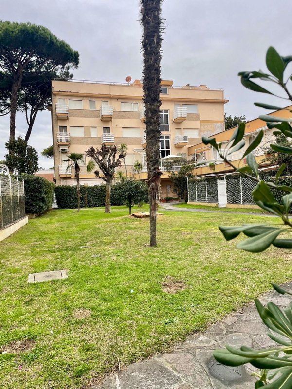 appartamento in vendita a Fiumicino in zona Fregene