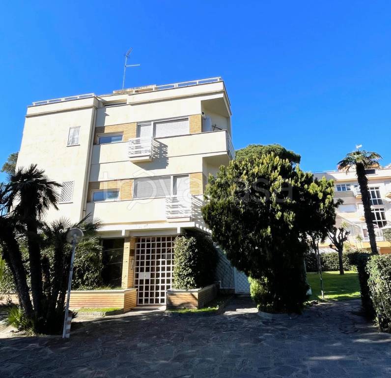 appartamento in vendita a Fiumicino in zona Fregene