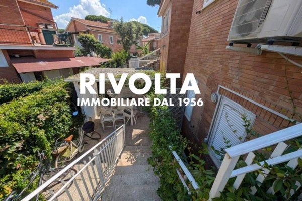 casa indipendente in vendita a Fiumicino in zona Fregene