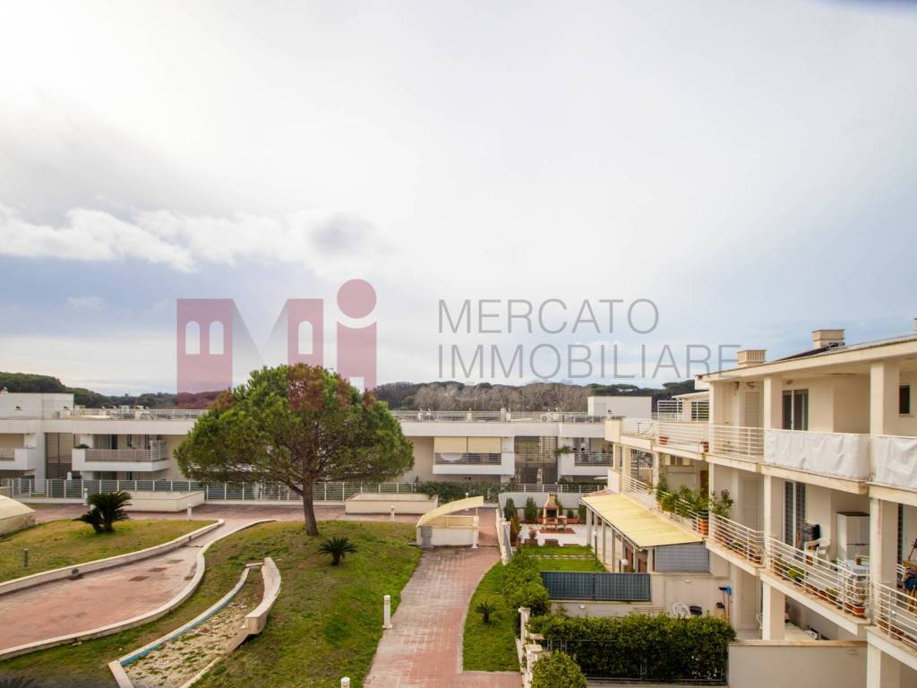 appartamento in vendita a Fiumicino in zona Fregene