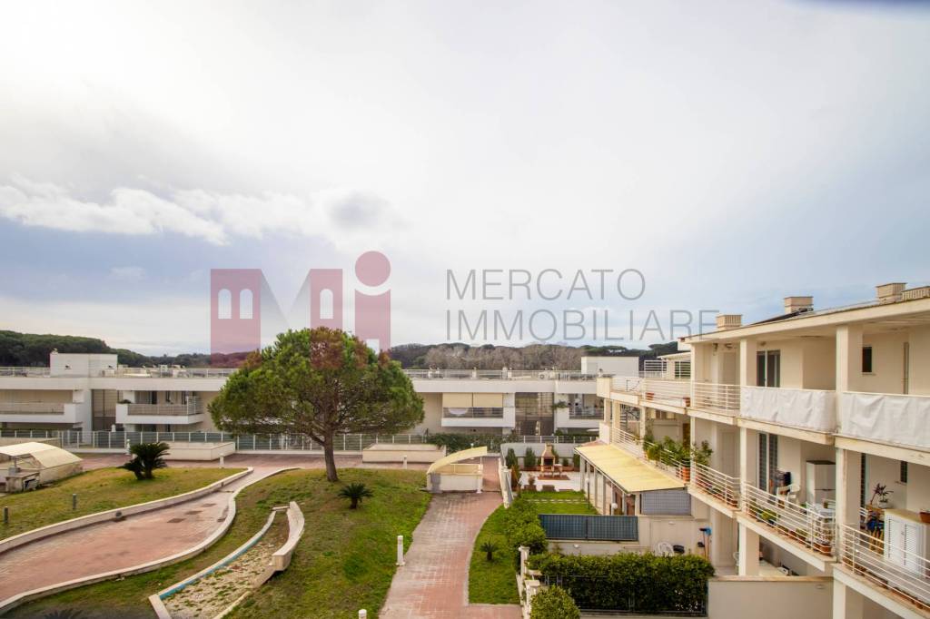 appartamento in vendita a Fiumicino in zona Fregene