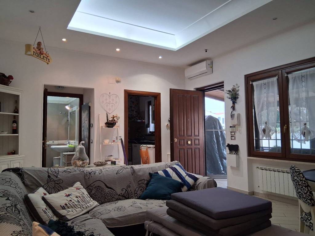 casa indipendente in vendita a Fiumicino in zona Fregene