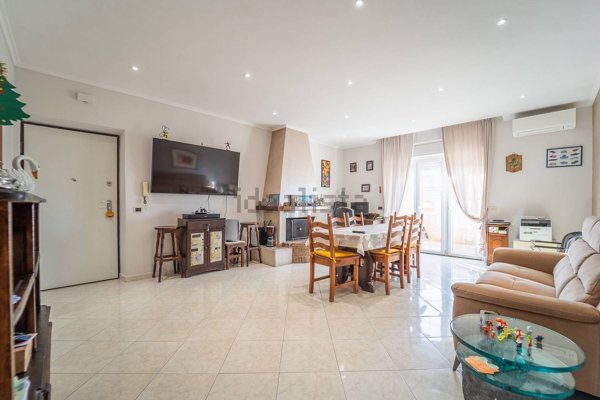 appartamento in vendita a Fiumicino in zona Isola Sacra