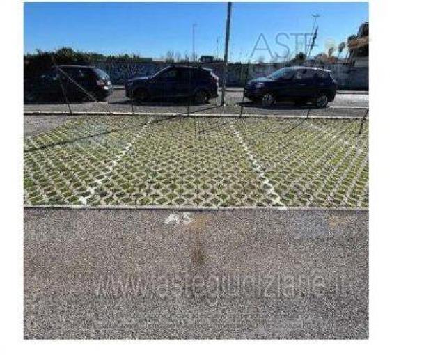 negozio in vendita a Fiumicino