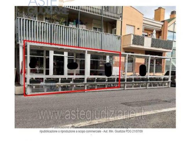 negozio in vendita a Fiumicino
