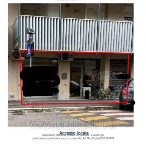 negozio in vendita a Fiumicino