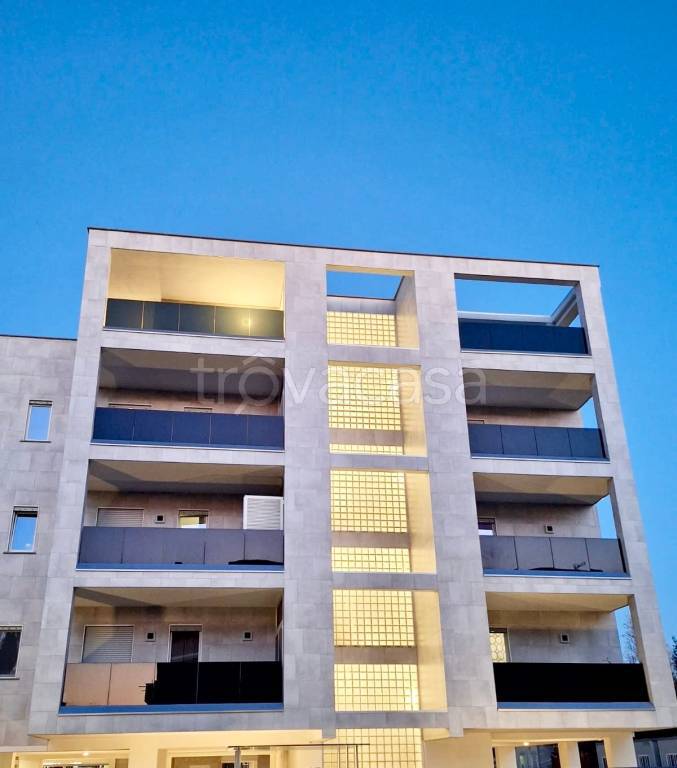 appartamento in vendita a Fiumicino in zona Isola Sacra