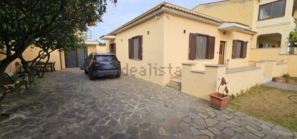 casa indipendente in vendita a Fiumicino